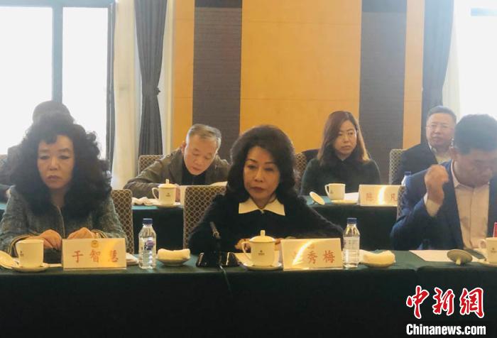 卢秀梅(前排中间)出席政协吉林省第十二届委员会第三次会议 孙博妍 摄